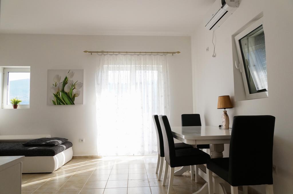 Apartment Begonia Of Kumbor Herceg Novi Exterior photo