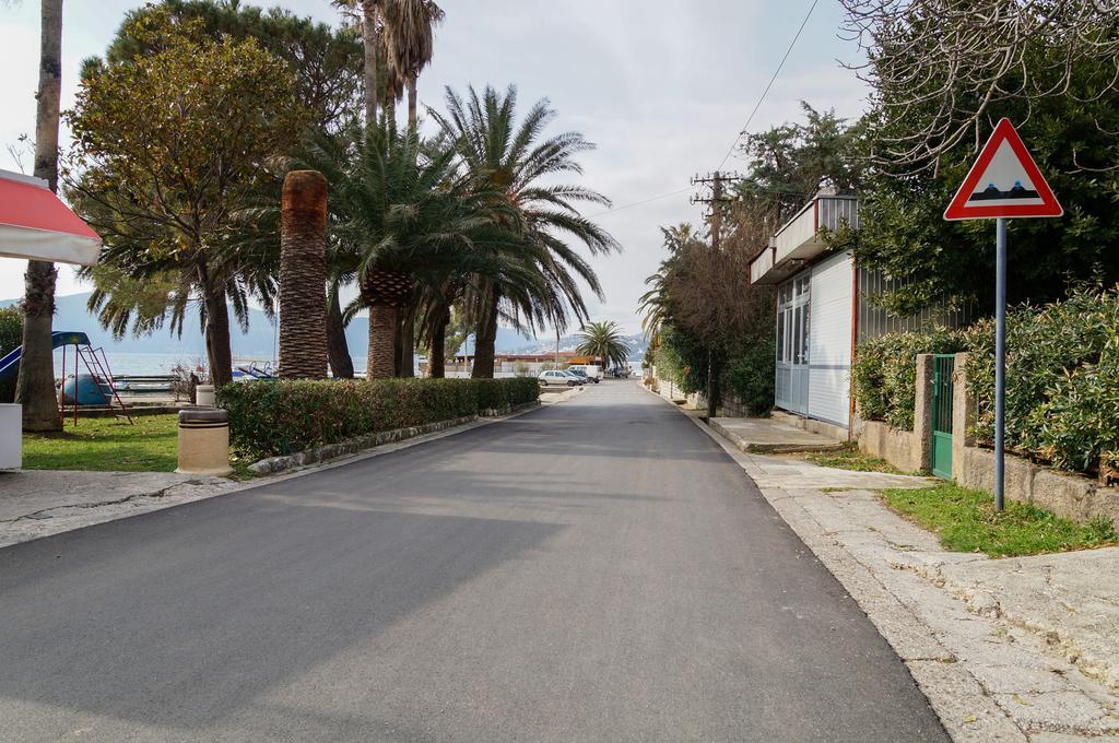 Apartment Begonia Of Kumbor Herceg Novi Exterior photo